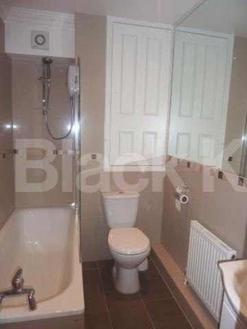 			OVERLOOKING CANAL!, 1 Bedroom, 1 bath, 1 reception Apartment			 Maida Avenue, LITTLE VENICE